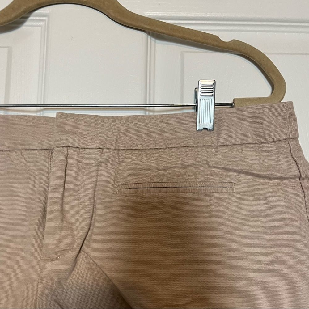 Gap Khaki Shorts - Picture 2 of 5
